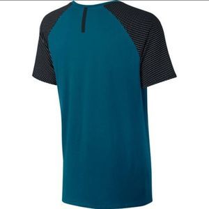 NEW Men's Medium NIKE Sportswear Reflective Raglan T-Shirt Tee Top 829999-301